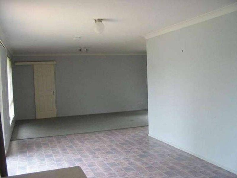 42 Fifth  Ave, Marsden QLD 4132