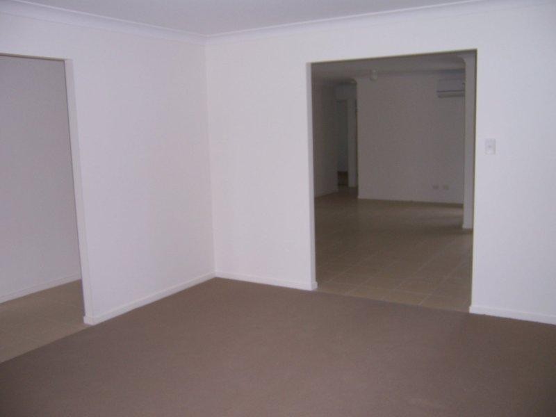 13 Davison Court Ct, Marsden QLD 4132