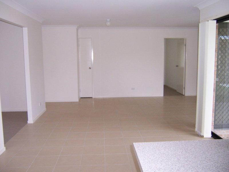 13 Davison Court Ct, Marsden QLD 4132