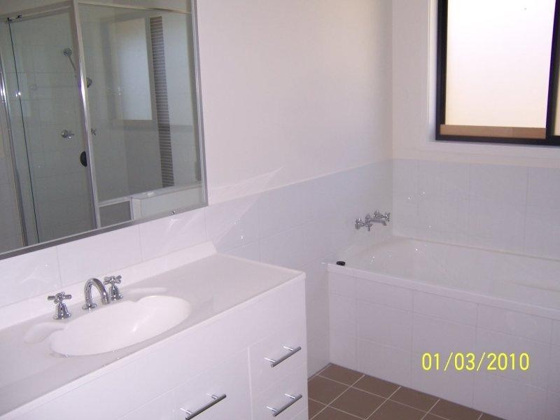 17 Saltwater Bvd, Oxenford QLD 4210