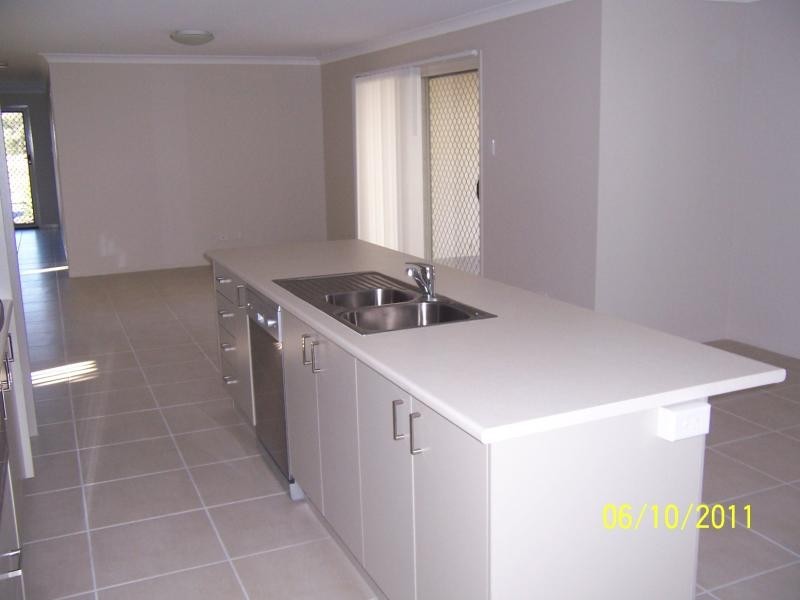 60 Armsfeild St, Doolandella QLD 4077