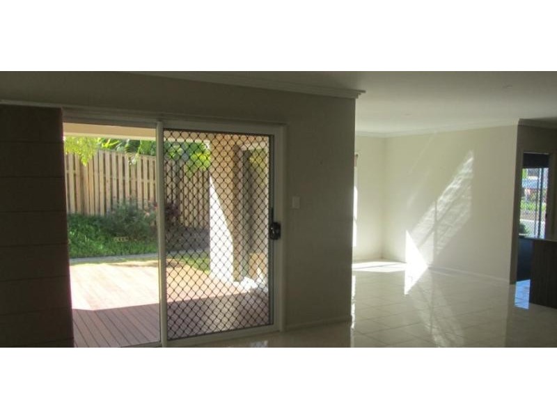 12 Richmond Cres, Waterford QLD 4133