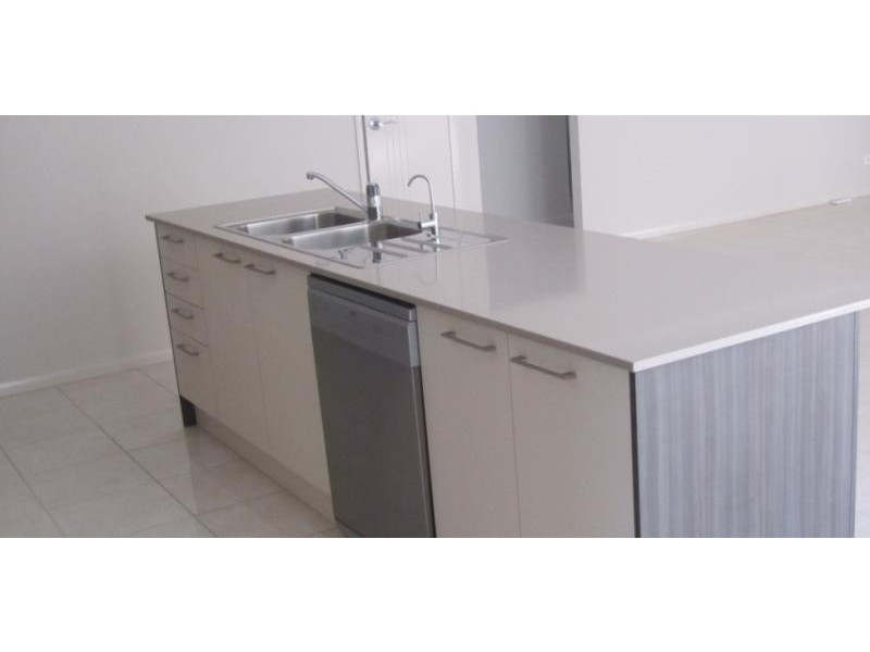 12 Richmond Cres, Waterford QLD 4133