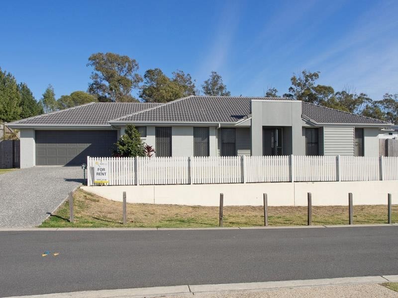 2 Ladbroke St, Wakerley QLD 4154