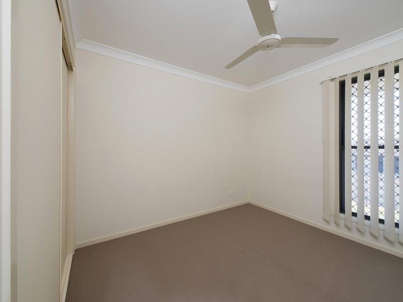 2 Ladbroke St, Wakerley QLD 4154