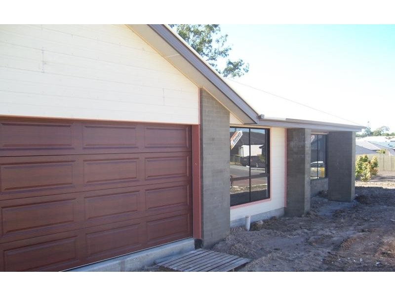 3 Ladbroke St, Wakerley QLD 4154