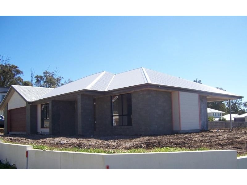 3 Ladbroke St, Wakerley QLD 4154