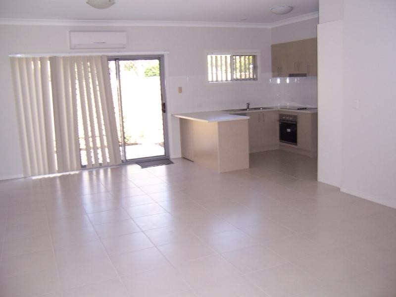 8/50 Riverhills Rd, Eagleby QLD 4207