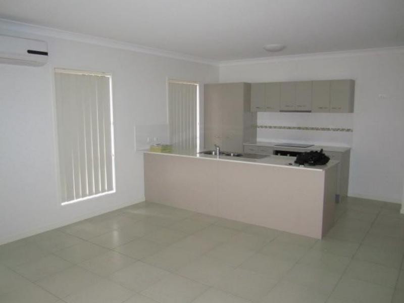 30 Bellagio Cres, Coomera QLD 4209