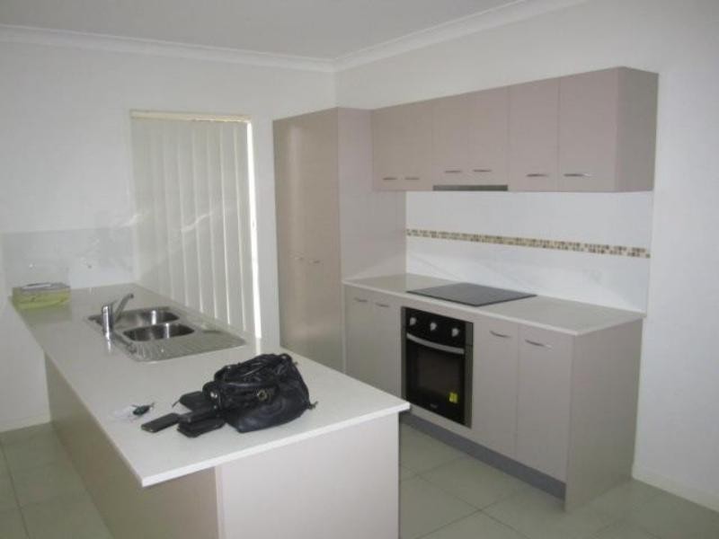 30 Bellagio Cres, Coomera QLD 4209