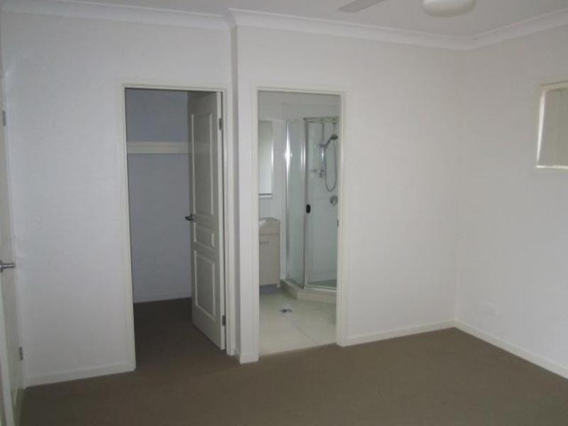 30 Bellagio Cres, Coomera QLD 4209