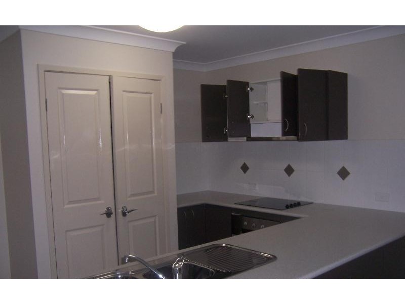 20 Peppertree Dr, Holmview QLD 4207