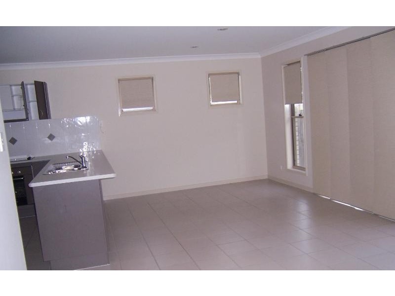 20 Peppertree Dr, Holmview QLD 4207