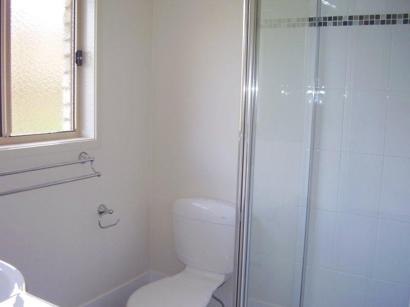 20 Peppertree Dr, Holmview QLD 4207