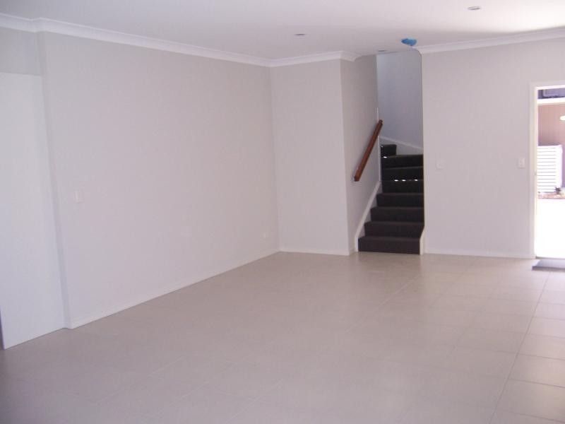 2/50 River Hills Rd, Eagleby QLD 4207