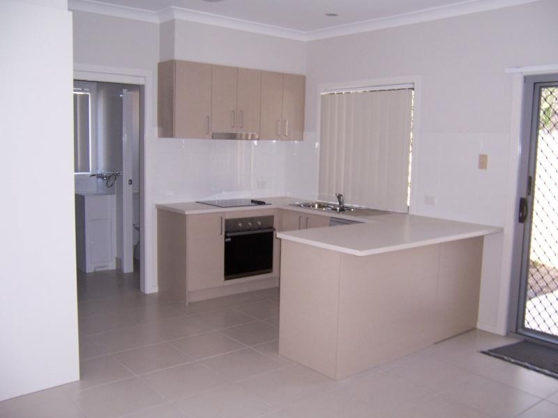 4/50 River Hills Rd, Eagleby QLD 4207