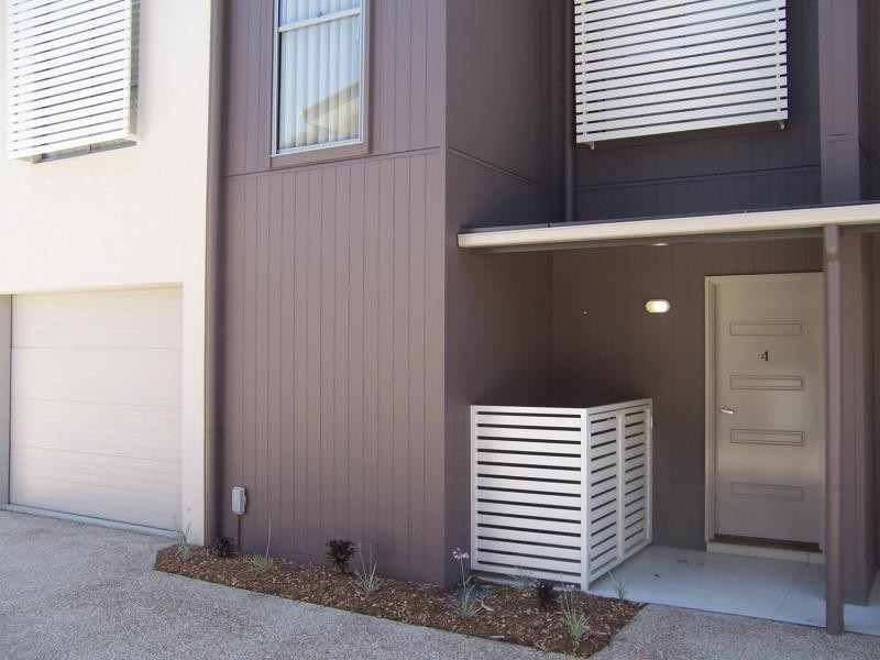 4/50 River Hills Rd, Eagleby QLD 4207