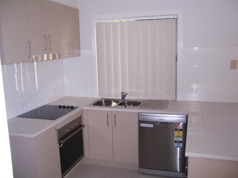 1/50 River Hills Rd, Eagleby QLD 4207