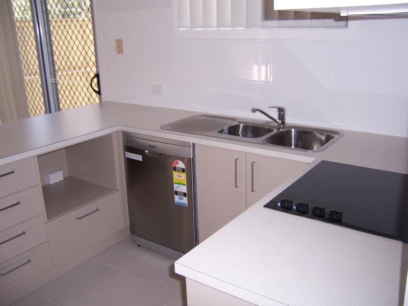 6/50 River Hills Rd, Eagleby QLD 4207