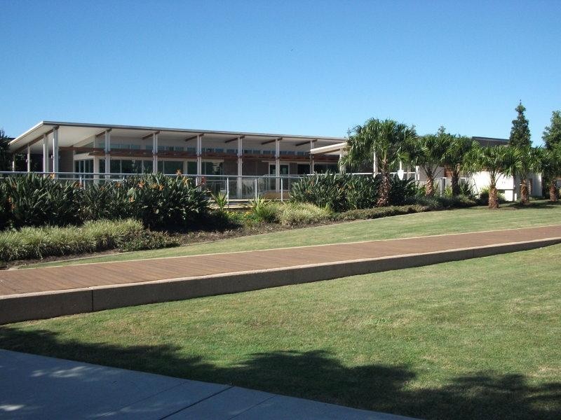 27 Galley Rd, Hope Island QLD 4212