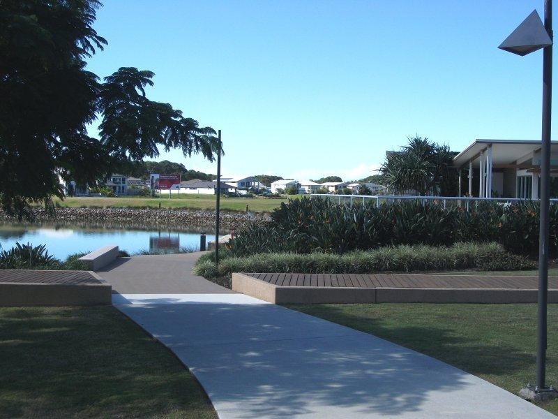 27 Galley Rd, Hope Island QLD 4212