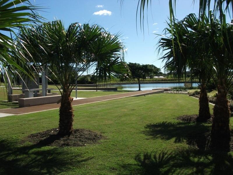 27 Galley Rd, Hope Island QLD 4212