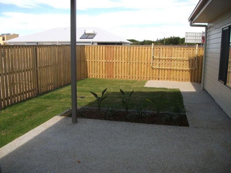 14 Azure Way, Hope Island QLD 4212