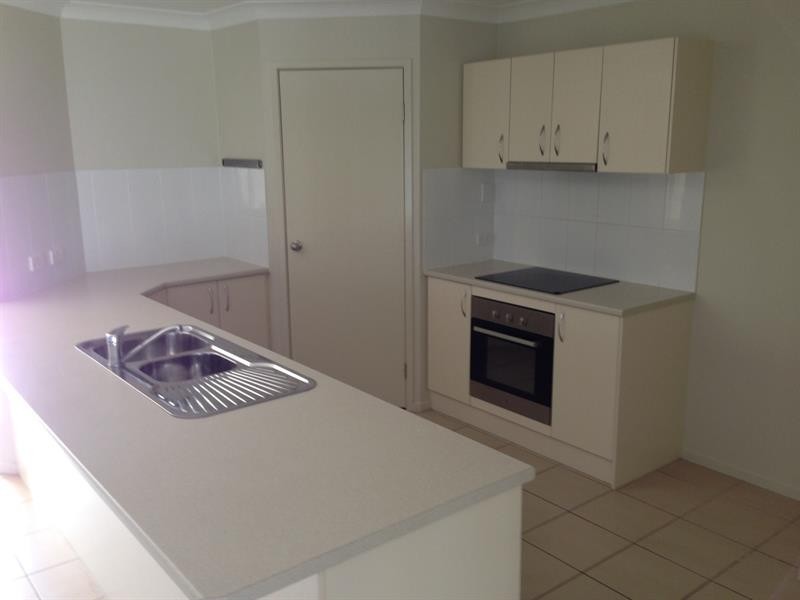 26 Lucy  St, Marsden QLD 4132