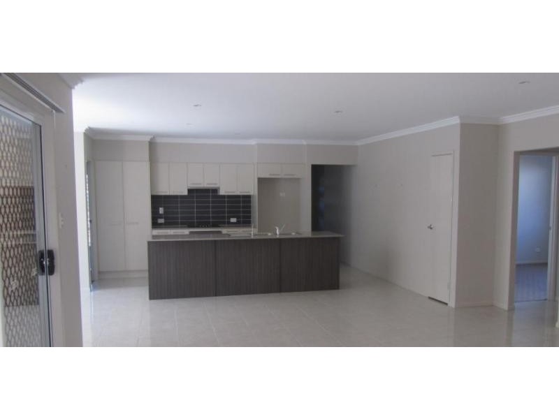 12 Richmond Dr, Waterford QLD 4133