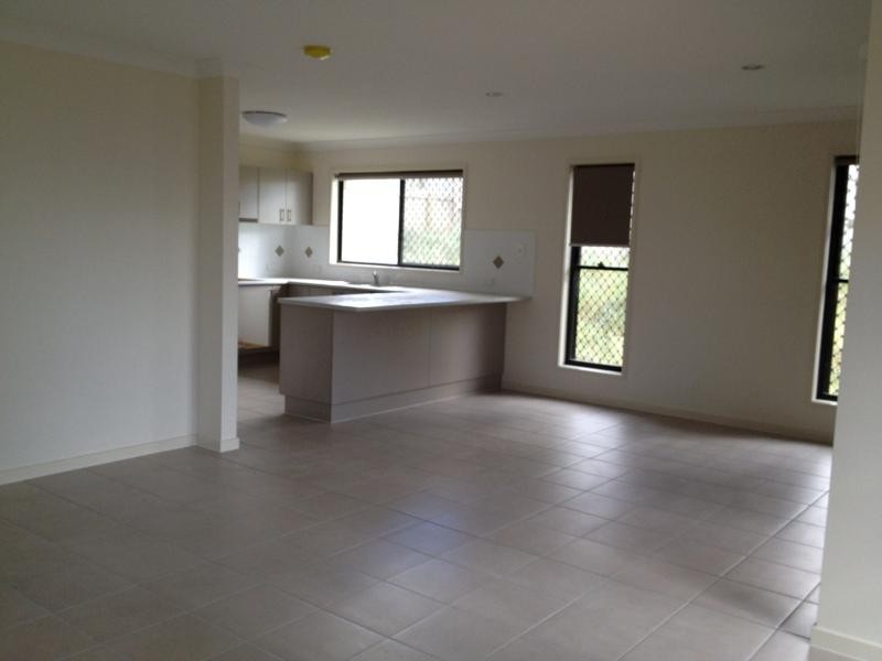 97 Lexey Cres, Wakerley QLD 4154