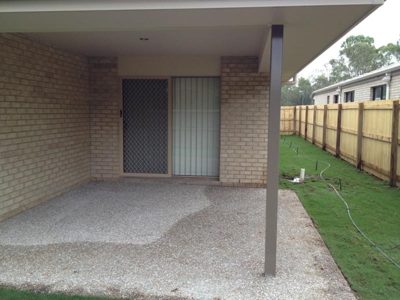 23 Fred Pham Cres, Doolandella QLD 4077