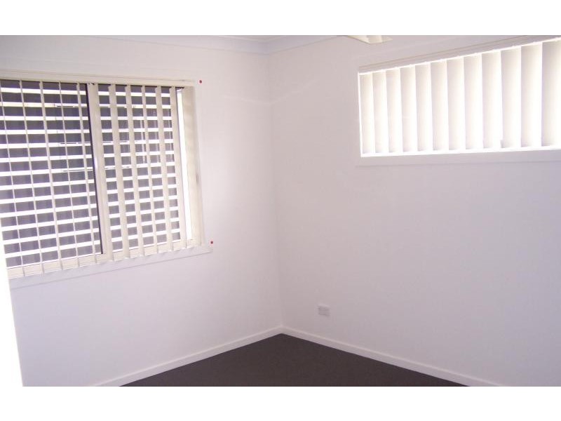4/58 River Hills Rd, Eagleby QLD 4207