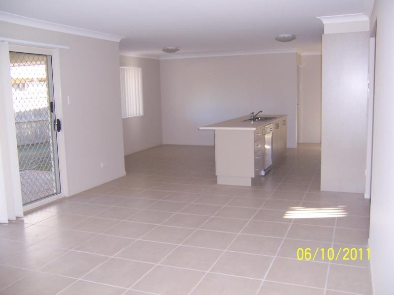 60 Armisfield St, Doolandella QLD 4077