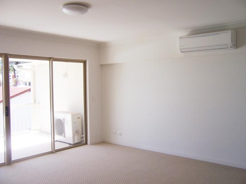 14/13D Wyndham Ave, Southport QLD 4215