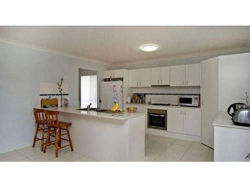 6 Matthews Cres, Pimpama QLD 4209