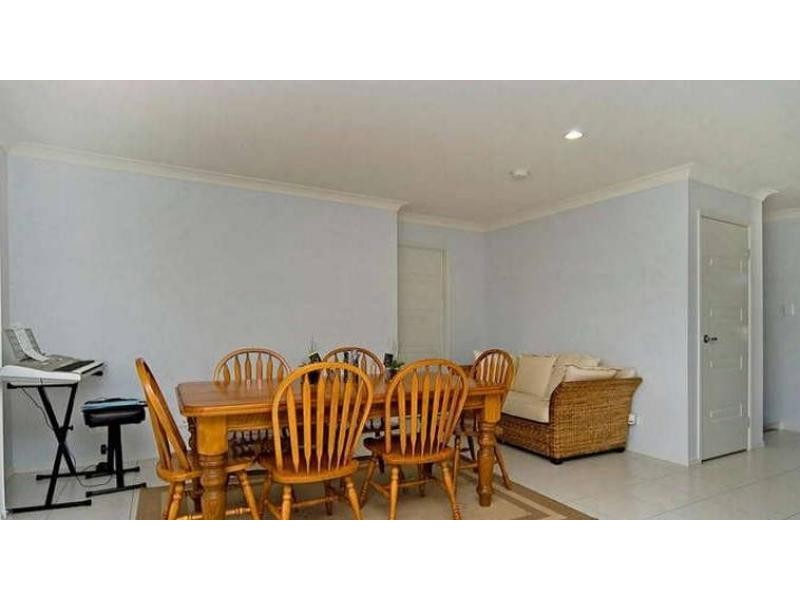 6 Matthews Cres, Pimpama QLD 4209