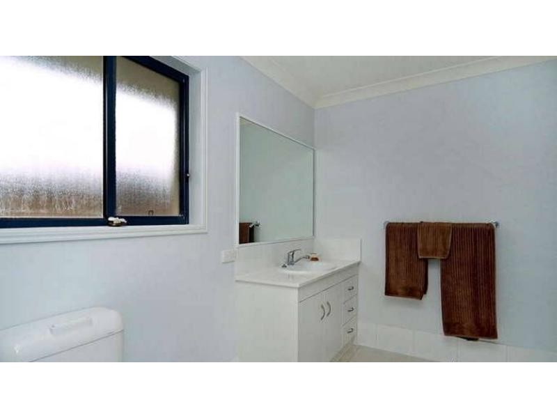 6 Matthews Cres, Pimpama QLD 4209