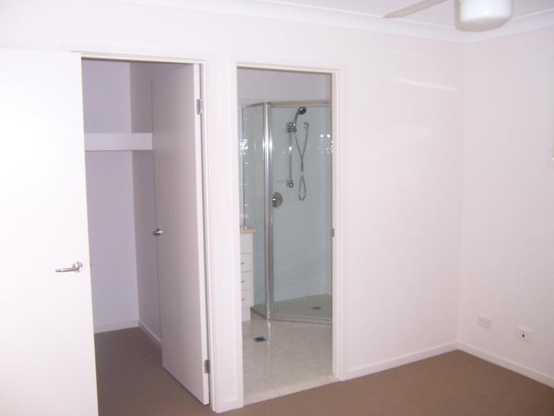 275 River Hills Rd, Eagleby QLD 4207