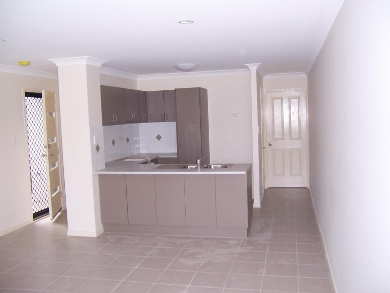 17b Bellagio Cres, Coomera QLD 4209