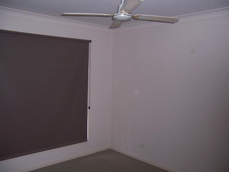 2/2 Stoneleigh Way, Holmview QLD 4207