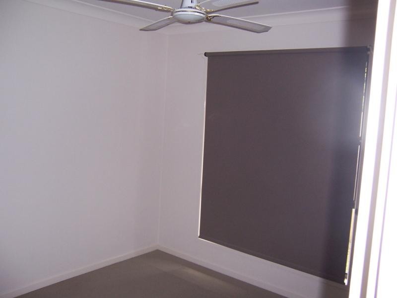 2/2 Stoneleigh Way, Holmview QLD 4207