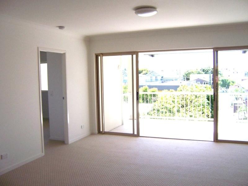 13/14D Wyndham Ave, Southport QLD 4215