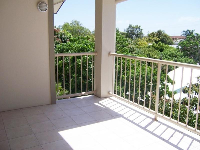 13/14D Wyndham Ave, Southport QLD 4215