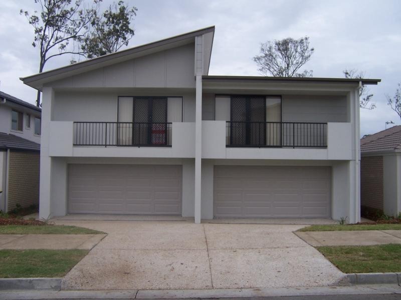 17b Bellagio Cres, Coomera QLD 4209