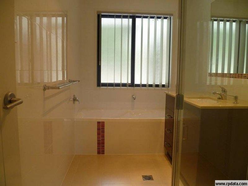 16 Lenna Ct, Mount Warren Park QLD 4207