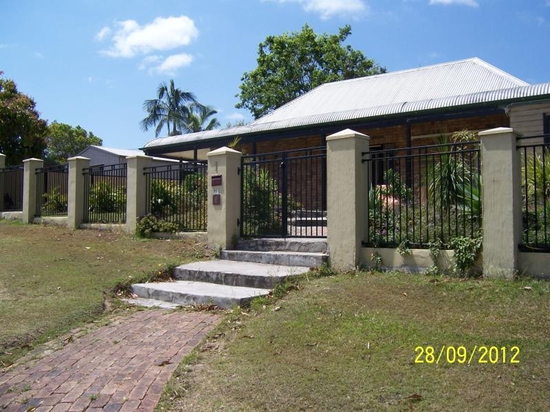 1 Coleman Cres, Springwood QLD 4127