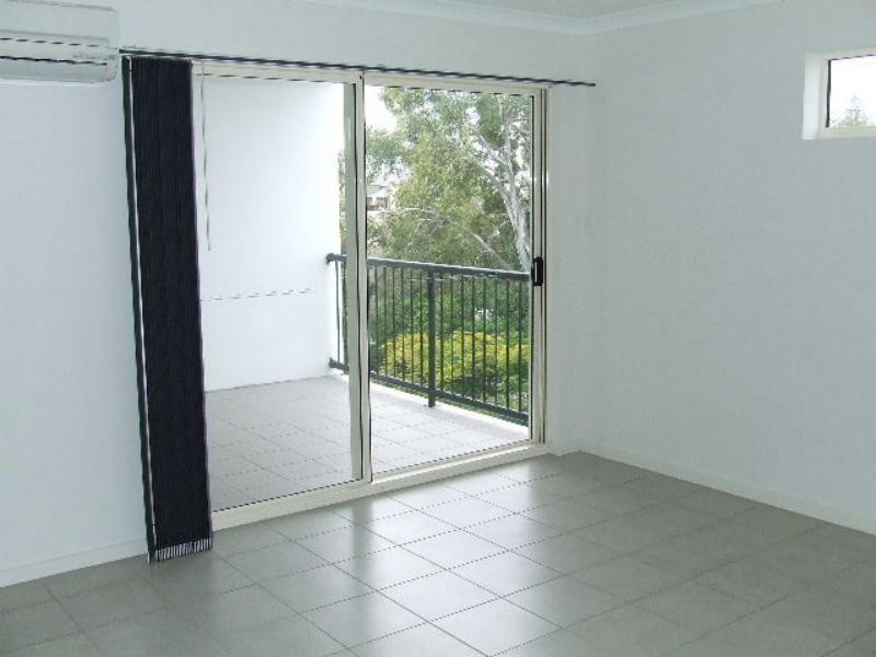 5/8 Bunton St, Scarborough QLD 4020
