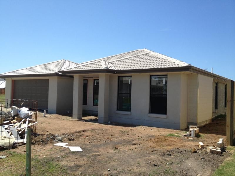 22 Foxwood Cct, Wakerley QLD 4154