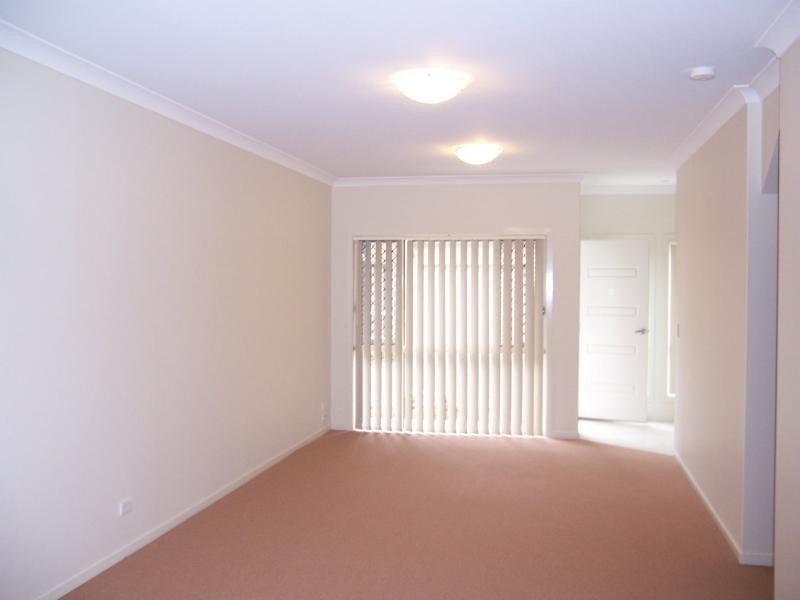 9/54 River Hills Rd, Eagleby QLD 4207