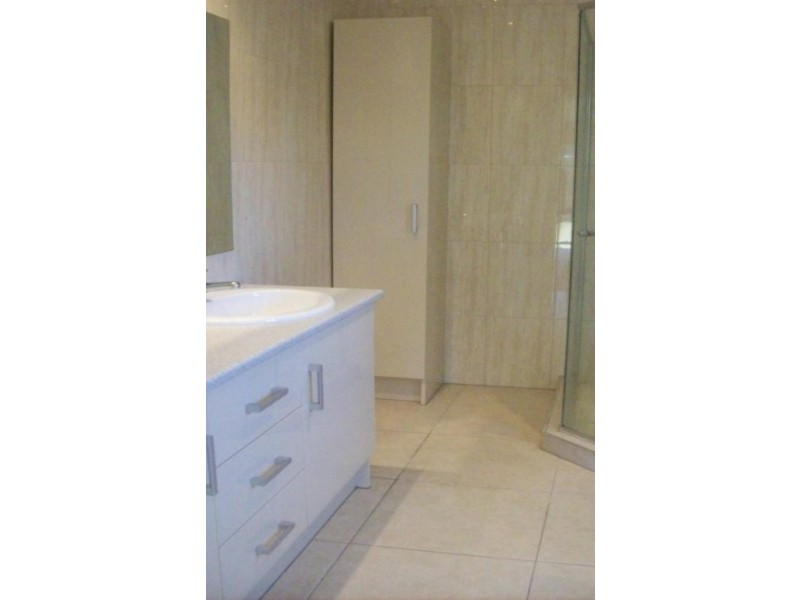 3 Pinelands St, Loganlea QLD 4131